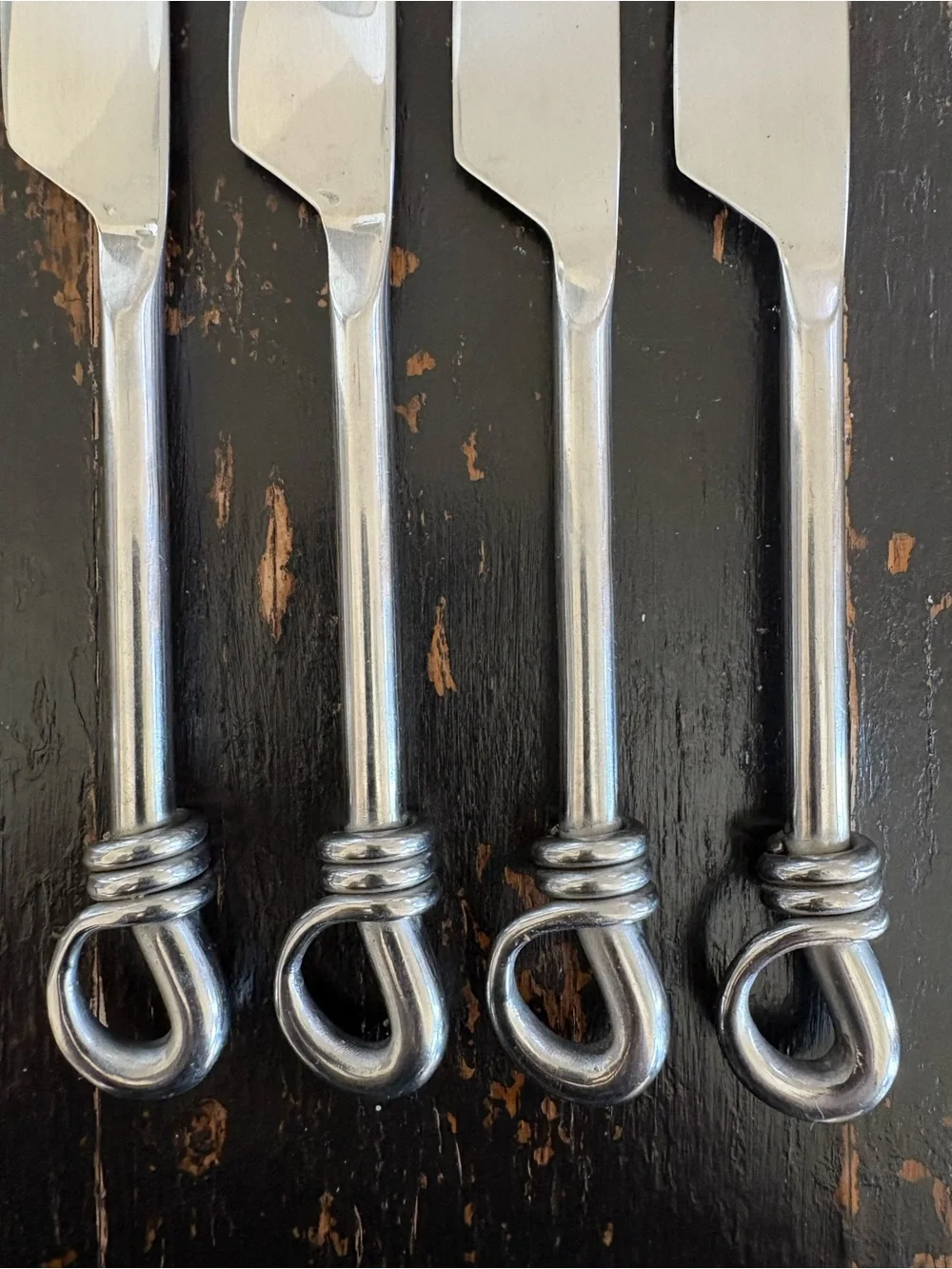 Gibson CUOMO Stainless DINNER KNIVES Open Ring Tip 18/8 Glossy Flatware Set of 4